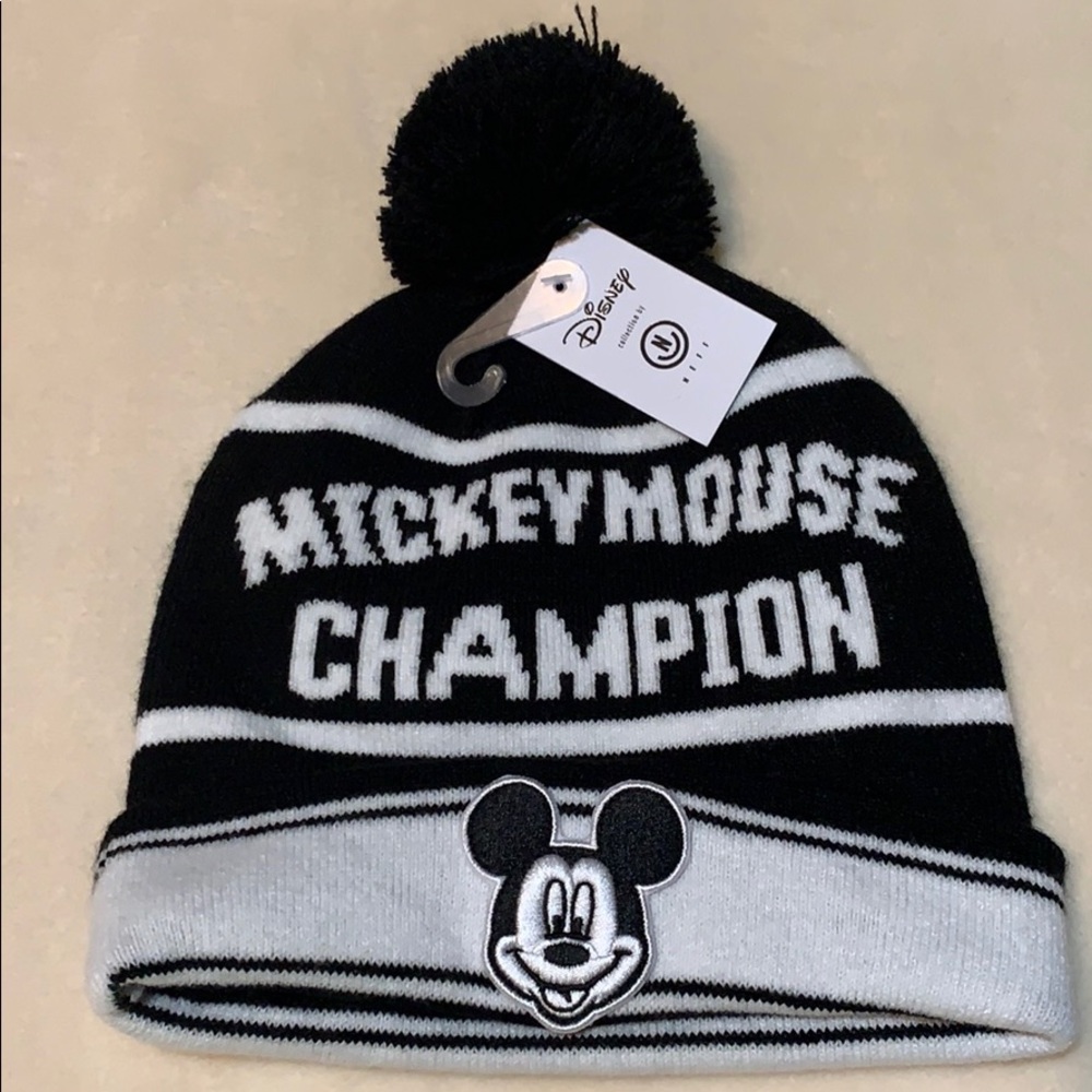 Disney Collection by Neff cuff pom knit hat